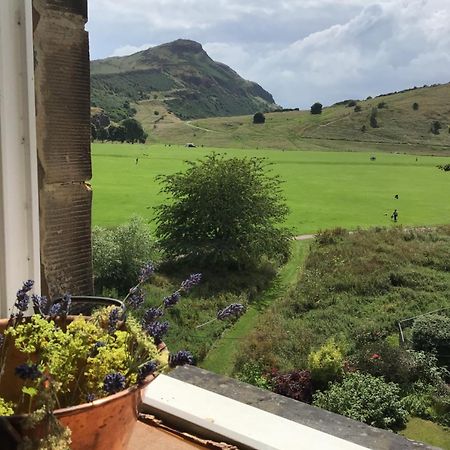 Arthur'S Seat View Edinburgh Exterior photo